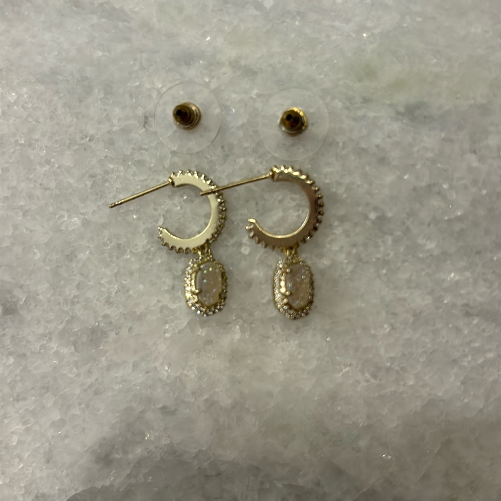 kendra scott gold huggie earrings